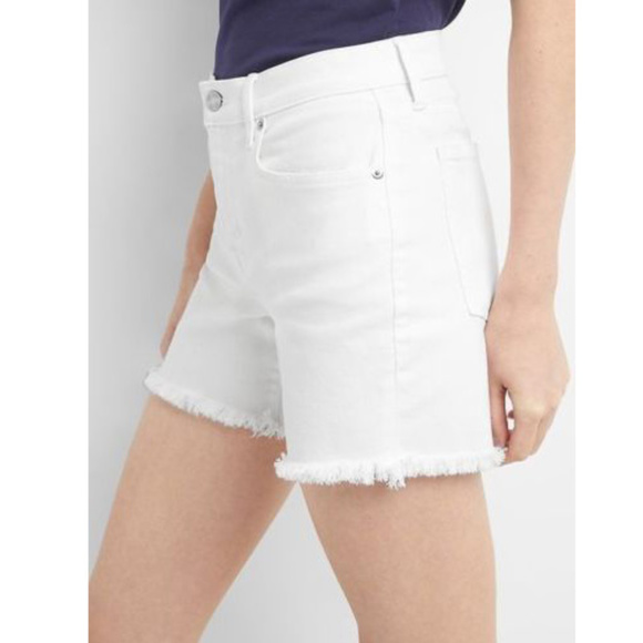 GAP Shorts Gap Nwt Womens White Mid Rise 5 Denim Raw Hem Shorts 27